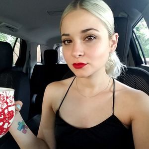 Meet your Posher, Lili